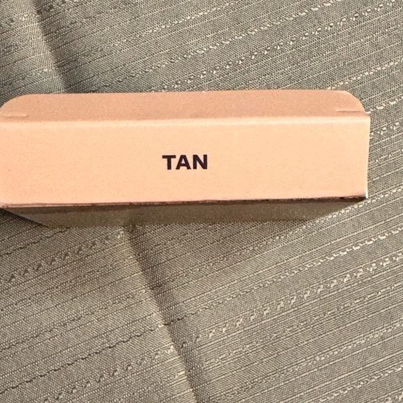 Luna Magic Soft Perfection Foundation in Tan - Picture 4 of 4